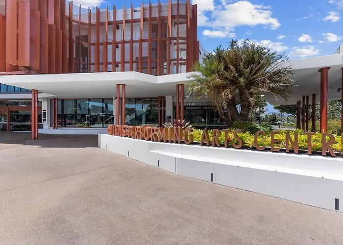 Mountain Air And Modern Flair \'Your Cairns Getaway\'